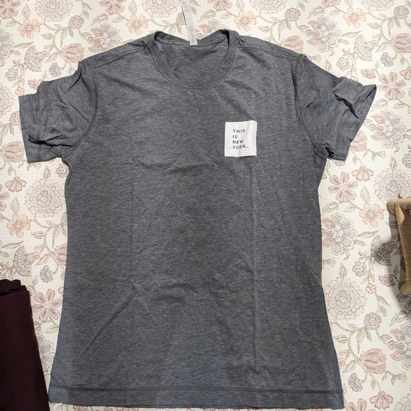 Lululemon Men's T-SHIRT - Picture 1 of 3